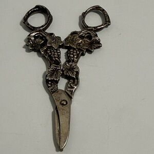 Vintage Floral Design Scissors